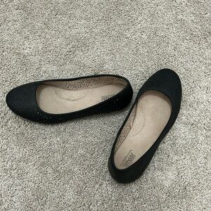 Black ballet flats